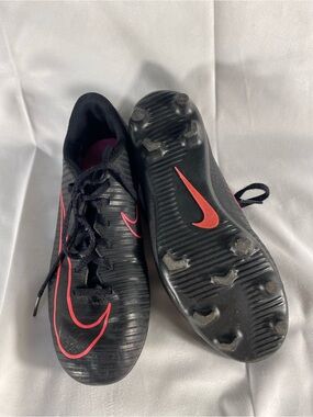 Nike Mercurial Vapor X1 FG Black Pink Blast size 5 Youth
